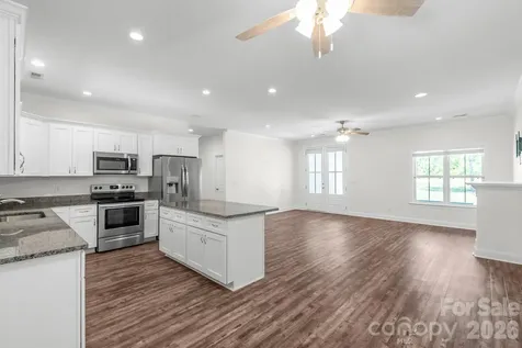 939 Old Stagecoach Road Camden SC 29020