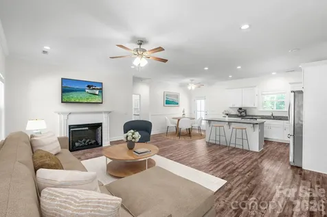 939 Old Stagecoach Road Camden SC 29020