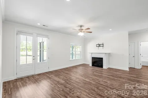 939 Old Stagecoach Road Camden SC 29020