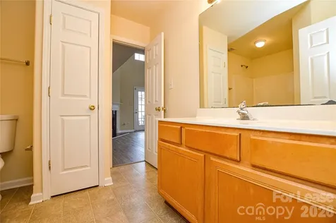8415 Spirea Court Charlotte NC 28215