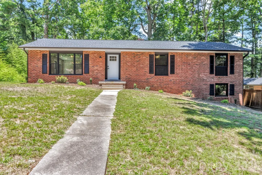4 Barnes Road Asheville NC 28803