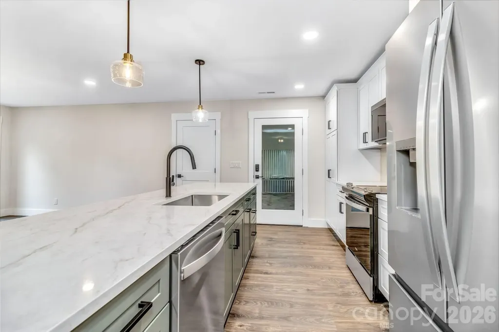 4 Barnes Road Asheville NC 28803
