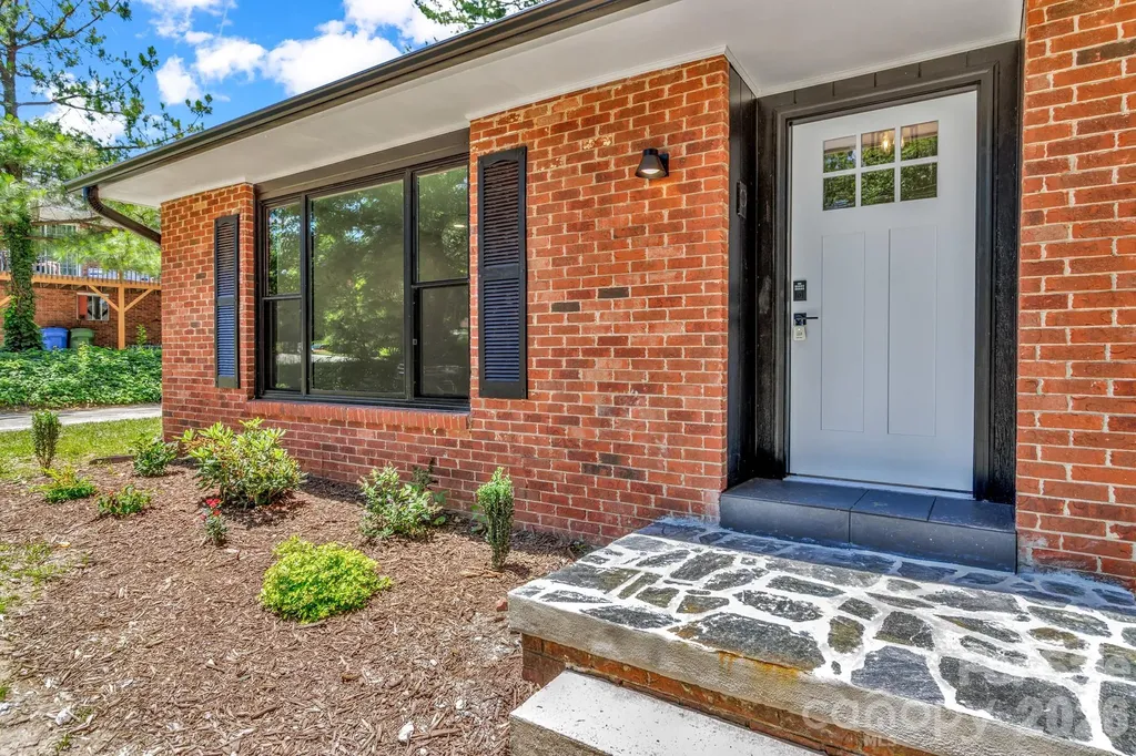 4 Barnes Road Asheville NC 28803