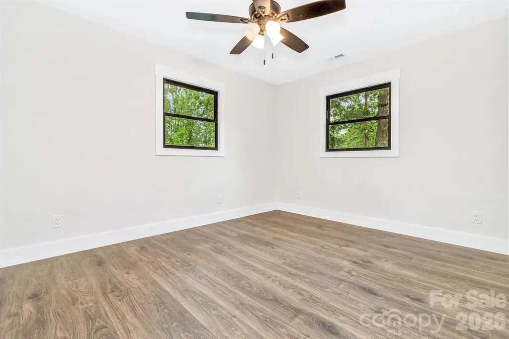 4 Barnes Road Asheville NC 28803