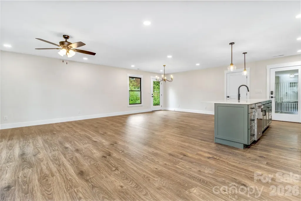 4 Barnes Road Asheville NC 28803