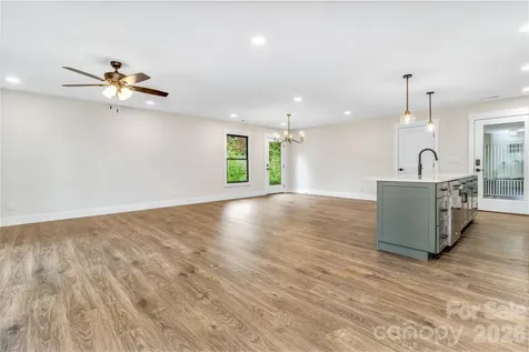 4 Barnes Road Asheville NC 28803