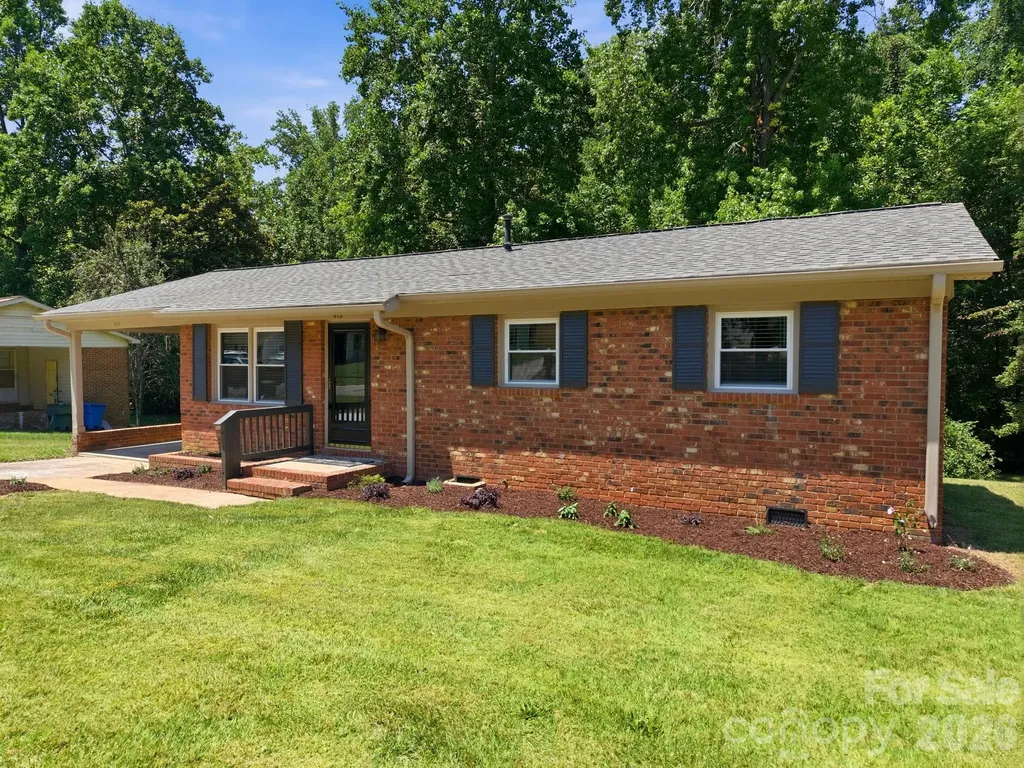 413 E Mclelland Avenue Mooresville NC 28115