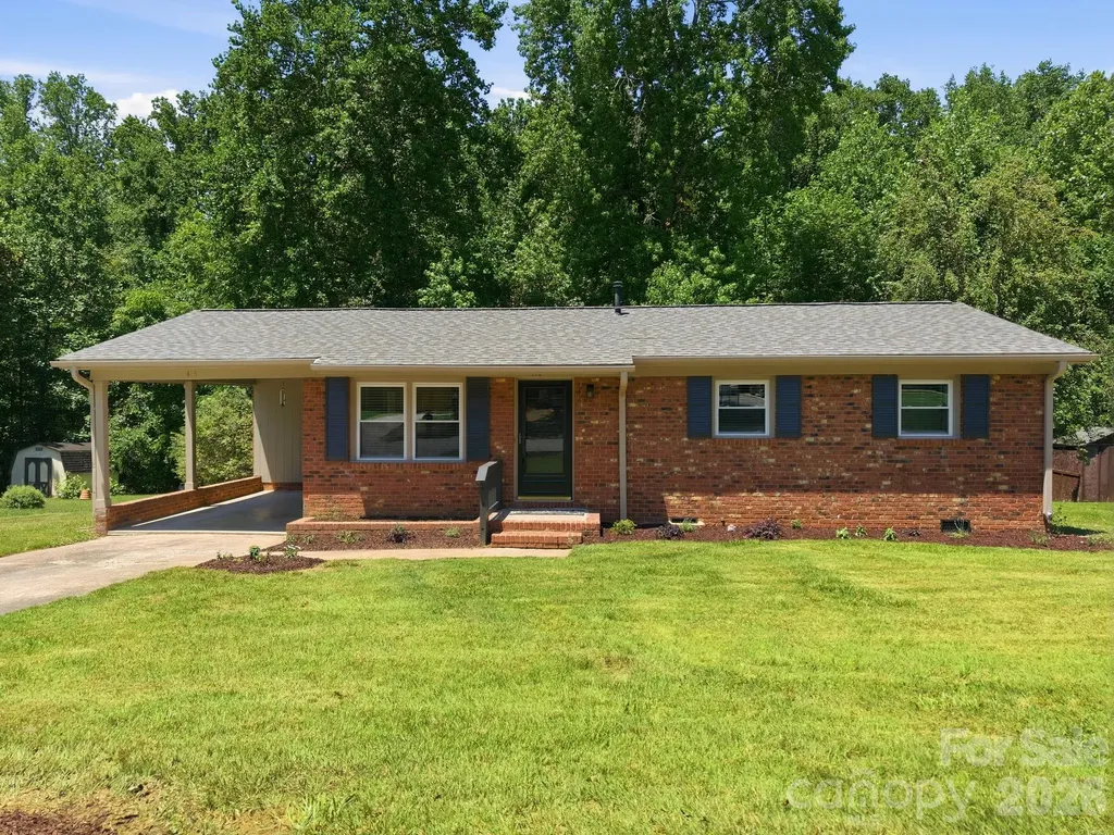 413 E Mclelland Avenue Mooresville NC 28115