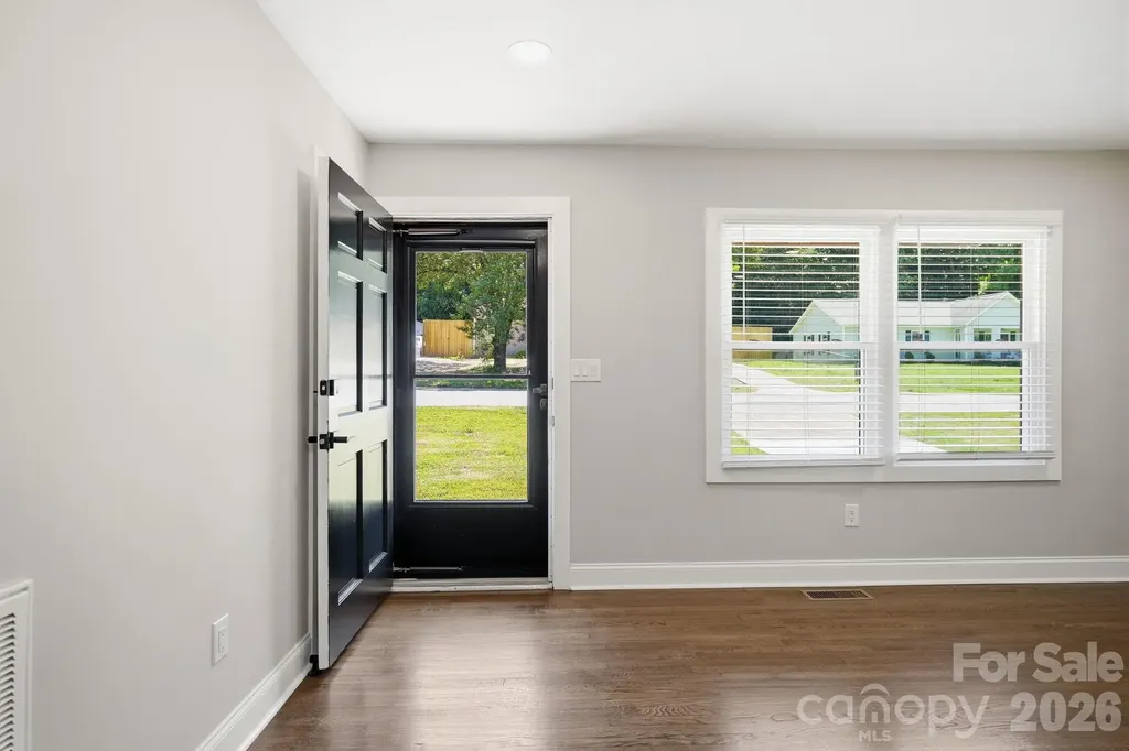 413 E Mclelland Avenue Mooresville NC 28115