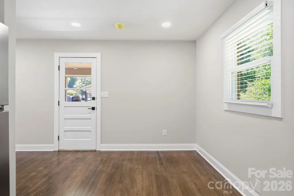 413 E Mclelland Avenue Mooresville NC 28115