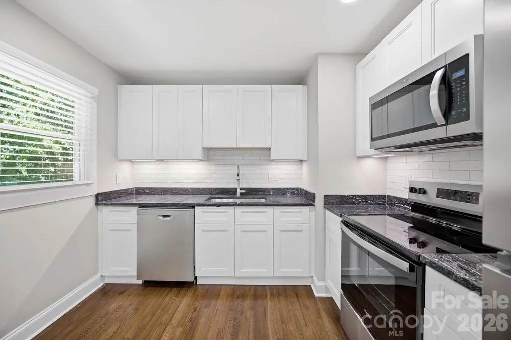 413 E Mclelland Avenue Mooresville NC 28115