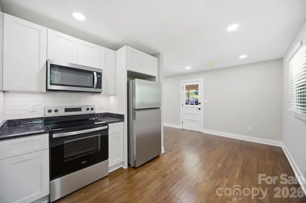 413 E Mclelland Avenue Mooresville NC 28115