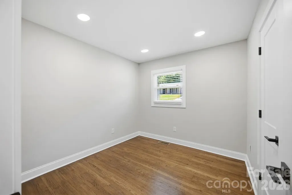 413 E Mclelland Avenue Mooresville NC 28115