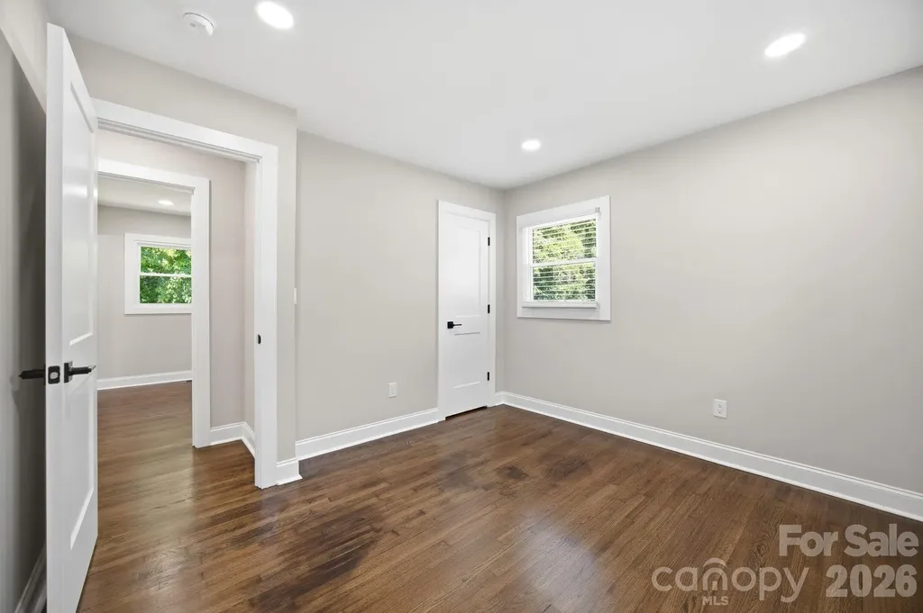 413 E Mclelland Avenue Mooresville NC 28115