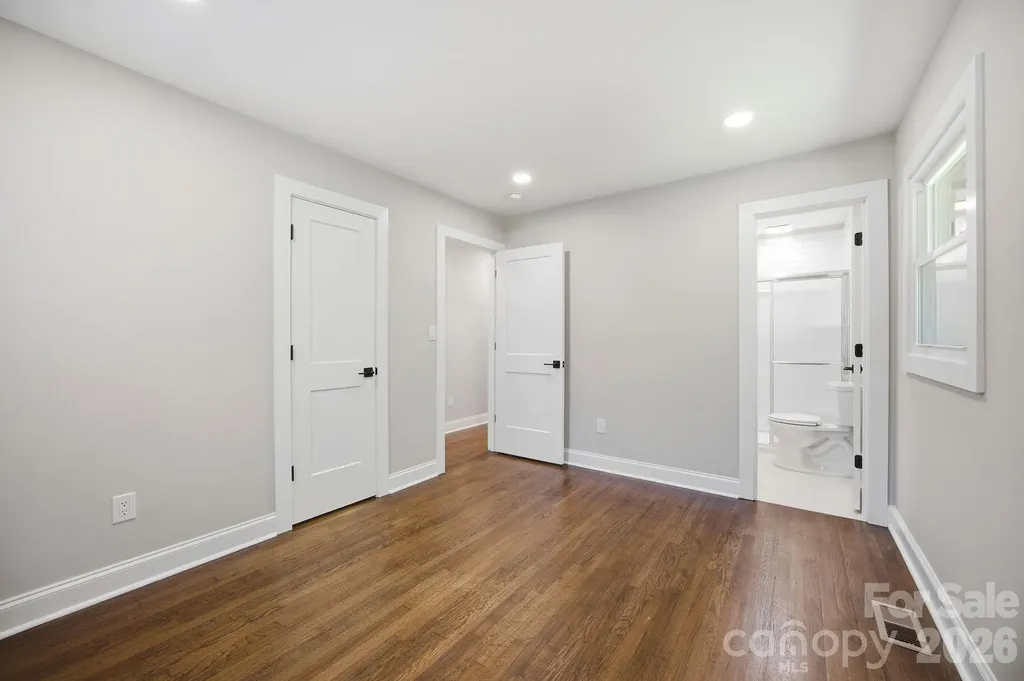 413 E Mclelland Avenue Mooresville NC 28115