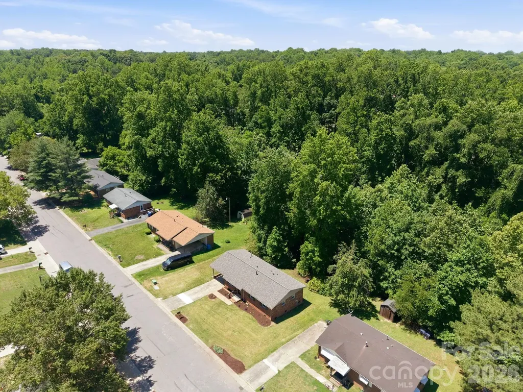 413 E Mclelland Avenue Mooresville NC 28115