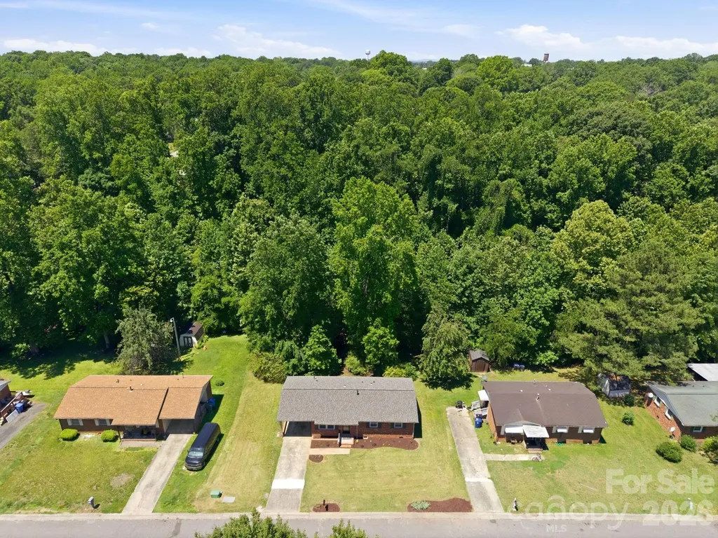 413 E Mclelland Avenue Mooresville NC 28115