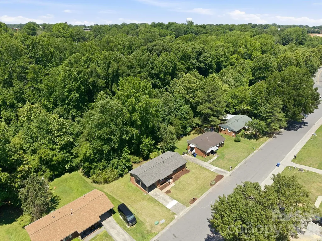 413 E Mclelland Avenue Mooresville NC 28115
