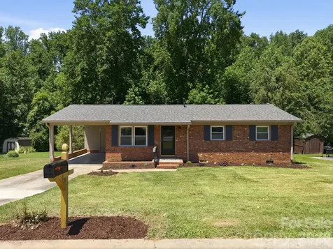 413 E Mclelland Avenue Mooresville NC 28115