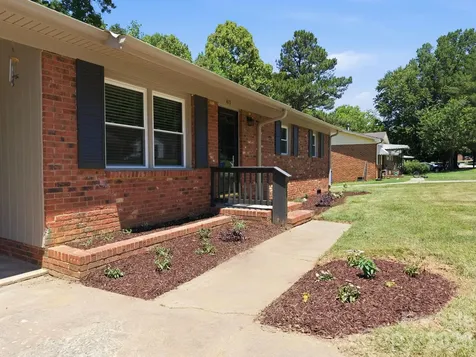 413 E Mclelland Avenue Mooresville NC 28115