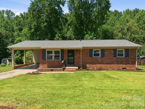 413 E Mclelland Avenue Mooresville NC 28115