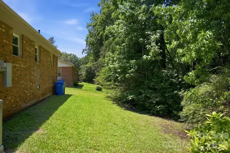 413 E Mclelland Avenue Mooresville NC 28115