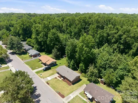 413 E Mclelland Avenue Mooresville NC 28115