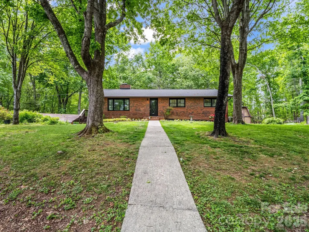 92 Greenwood Acres Drive Mills River NC 28759