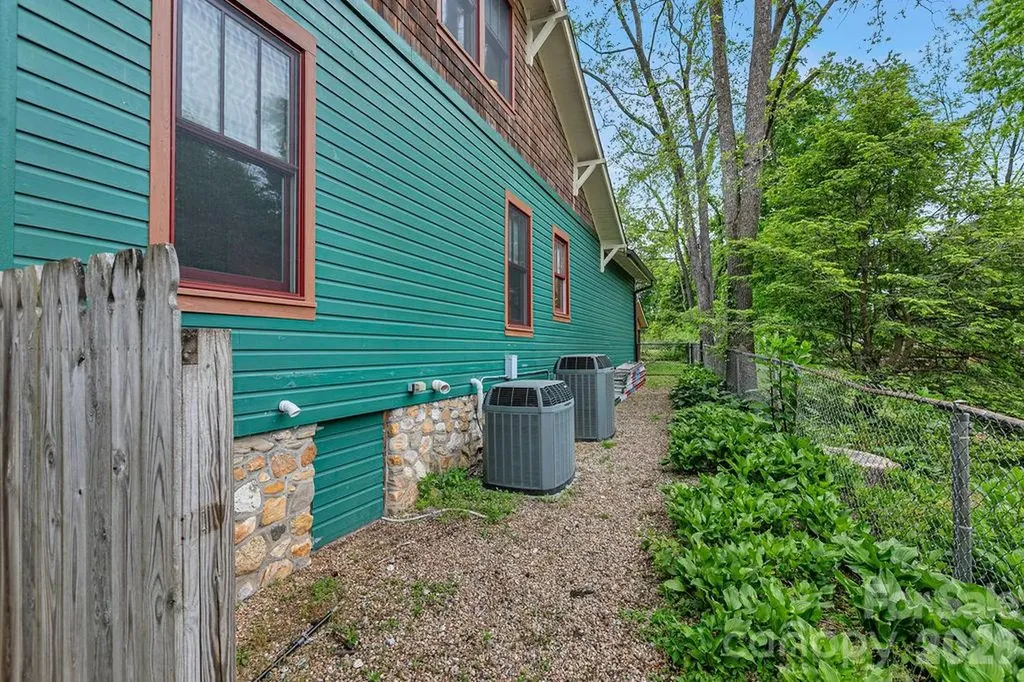 49 Miner Street Brevard NC 28712