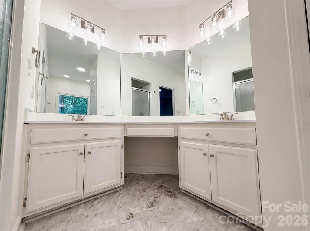 5908 Bookbinders Lane Charlotte NC 28270