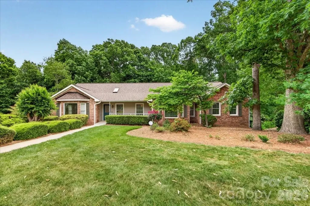 148 Miss Ellie Lane Gastonia NC 28056