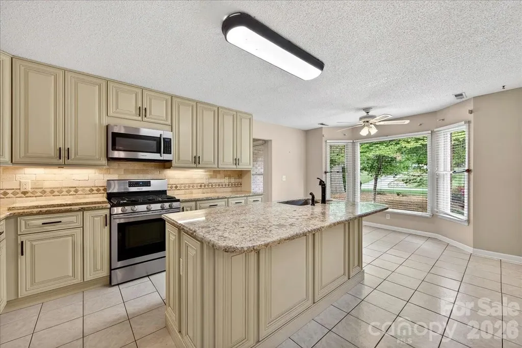 148 Miss Ellie Lane Gastonia NC 28056