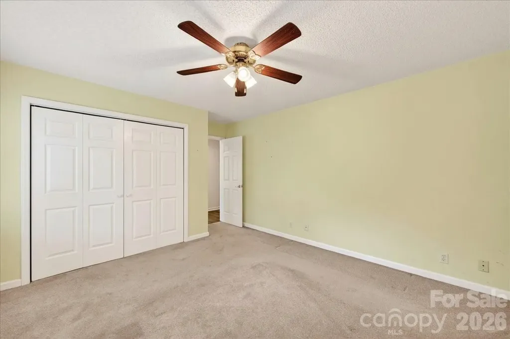 148 Miss Ellie Lane Gastonia NC 28056