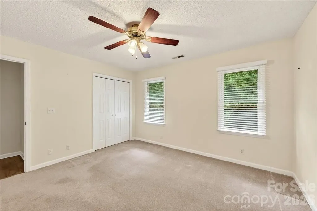 148 Miss Ellie Lane Gastonia NC 28056