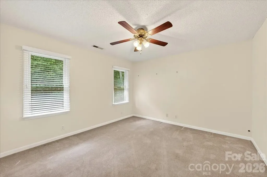 148 Miss Ellie Lane Gastonia NC 28056