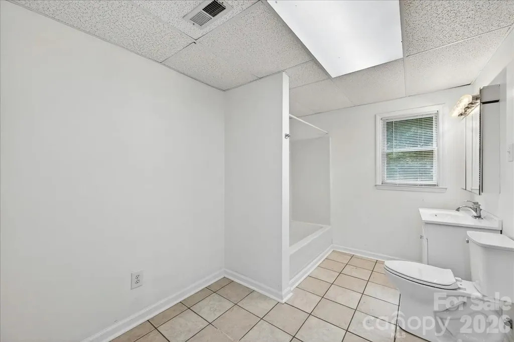 148 Miss Ellie Lane Gastonia NC 28056