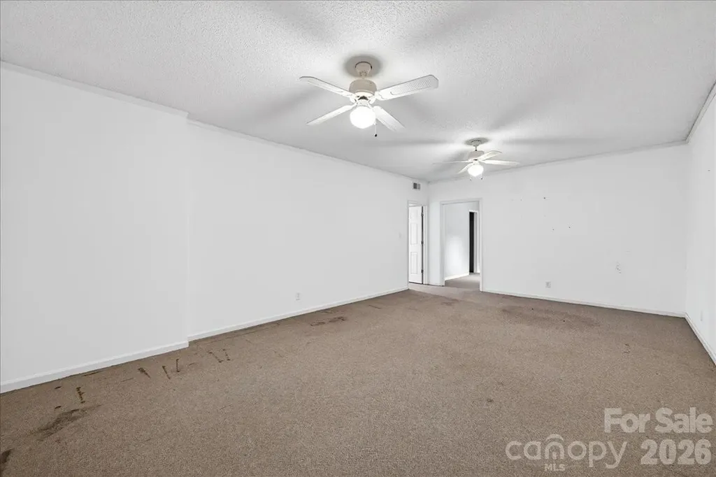 148 Miss Ellie Lane Gastonia NC 28056