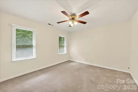 148 Miss Ellie Lane Gastonia NC 28056