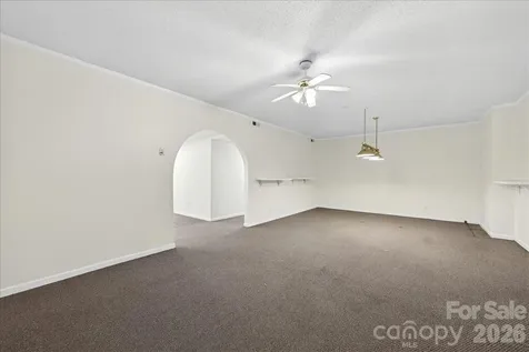 148 Miss Ellie Lane Gastonia NC 28056