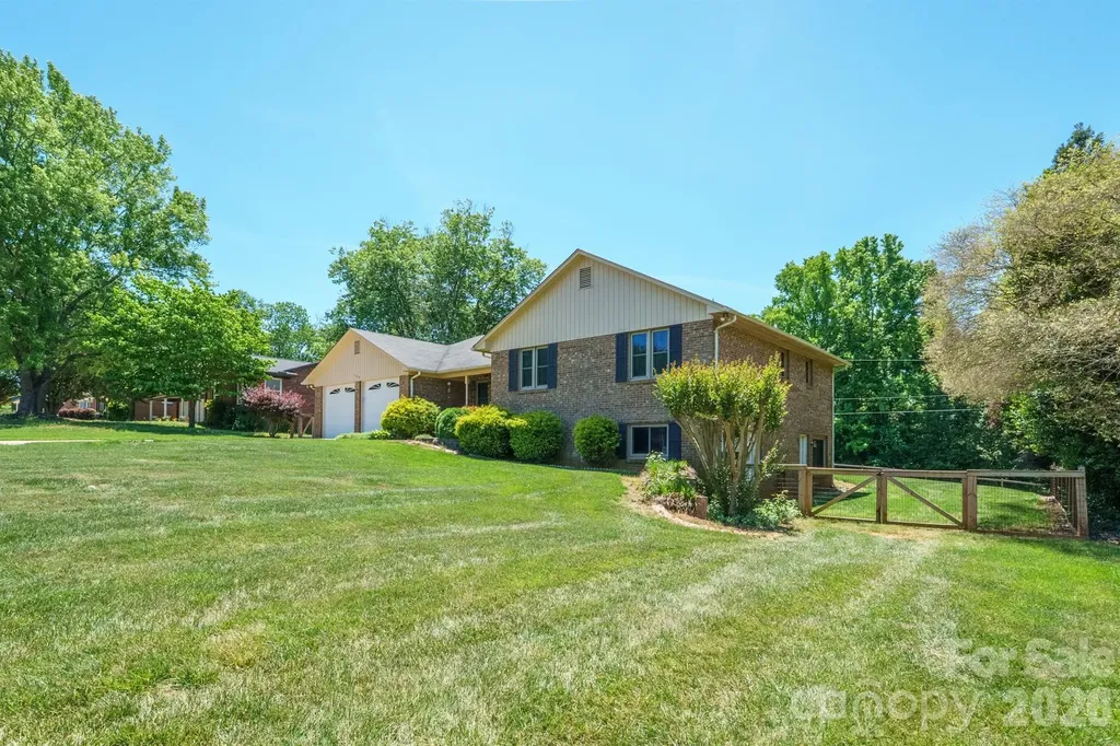 725 Sunridge Drive Lincolnton NC 28092