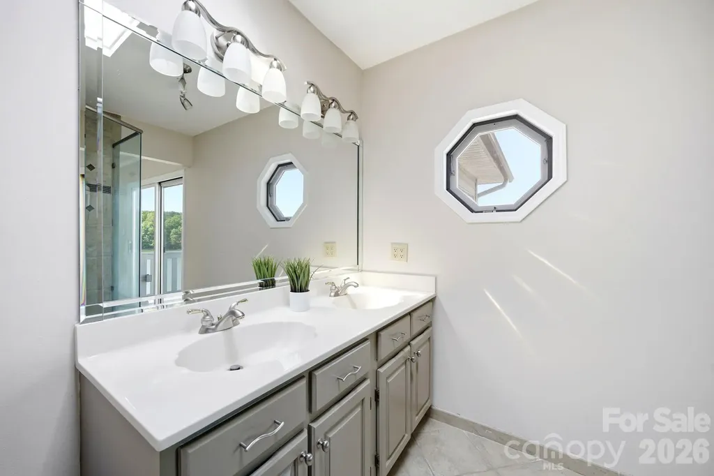 7831 Spinnaker Bay Drive Sherrills Ford NC 28673