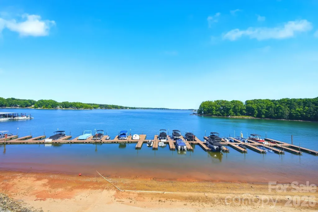 7831 Spinnaker Bay Drive Sherrills Ford NC 28673