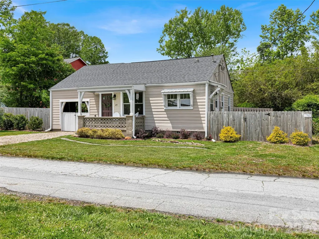 29 Salem Street Brevard NC 28712