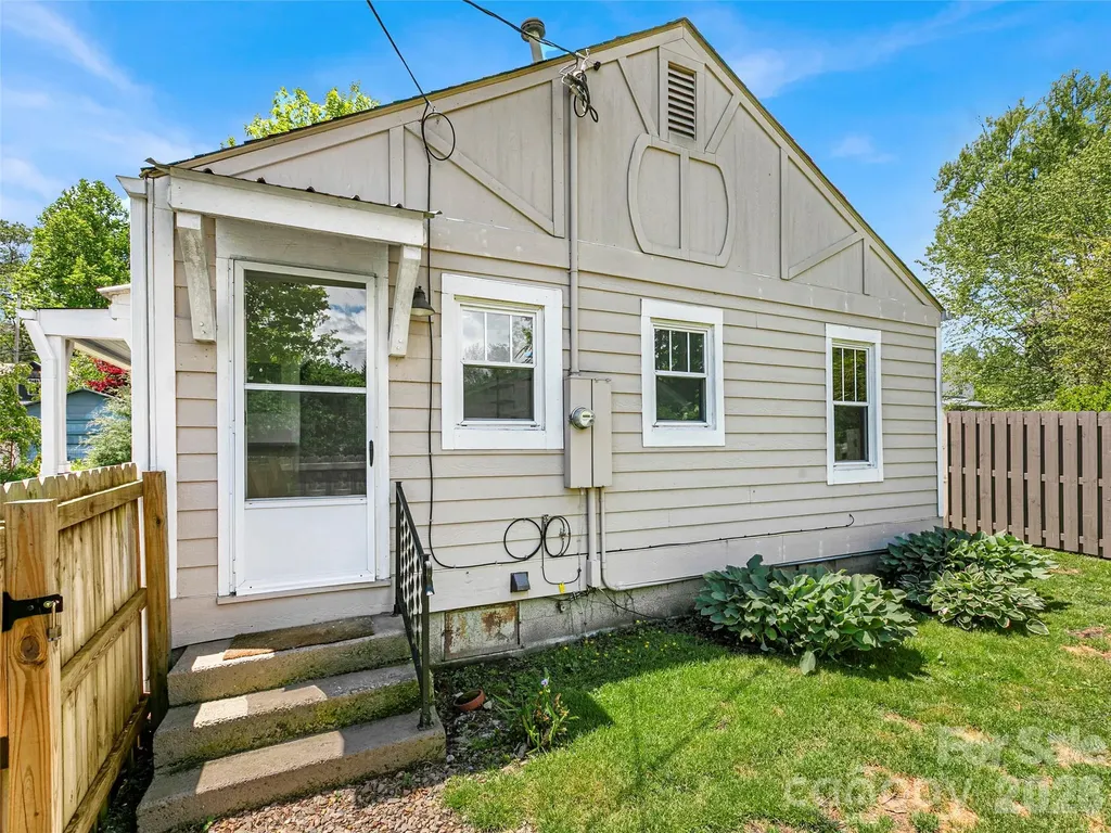 29 Salem Street Brevard NC 28712