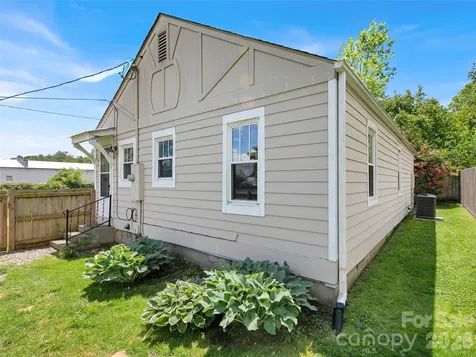 29 Salem Street Brevard NC 28712