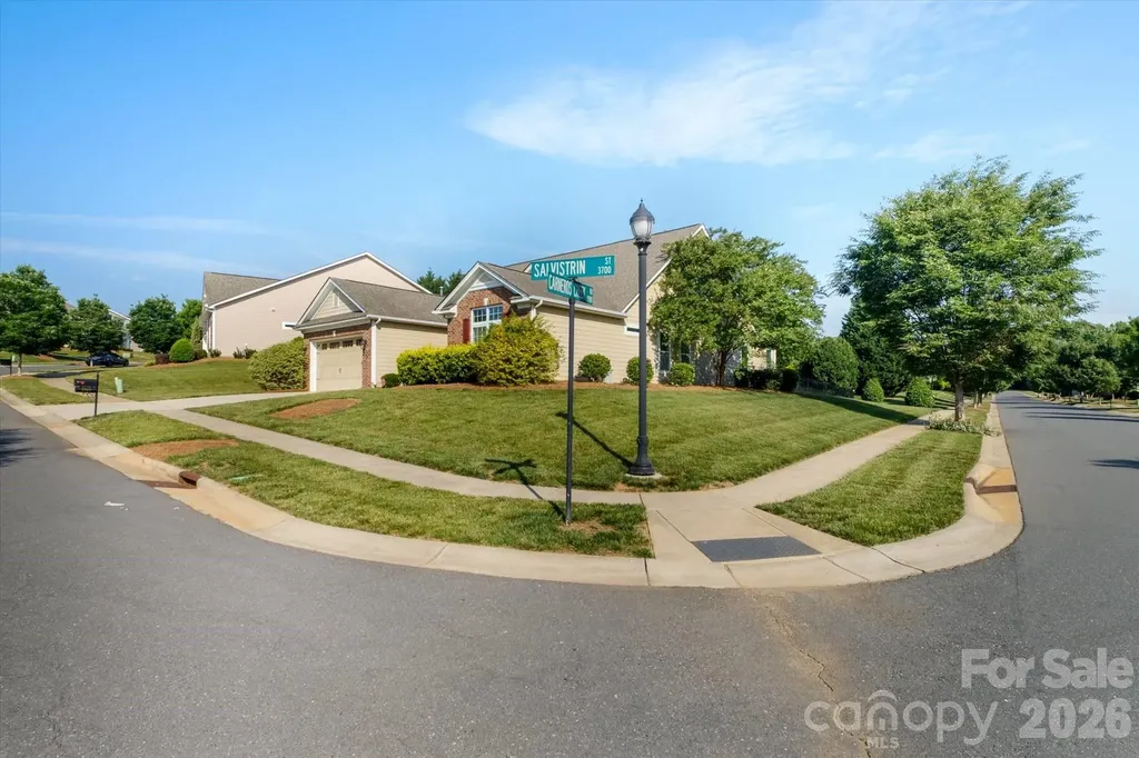 3743 Salvistrin Street Charlotte NC 28214