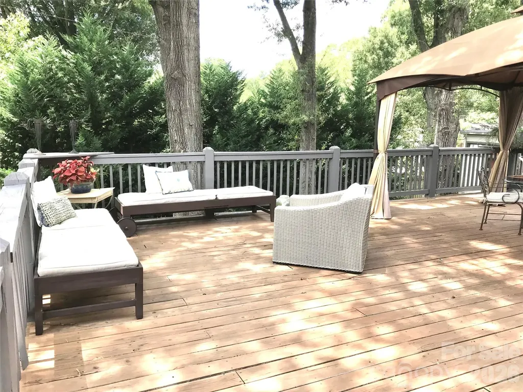 1140 Bevis Drive Charlotte NC 28209