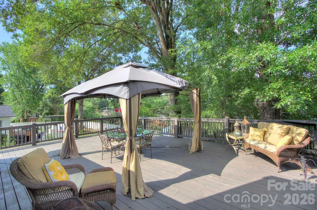 1140 Bevis Drive Charlotte NC 28209