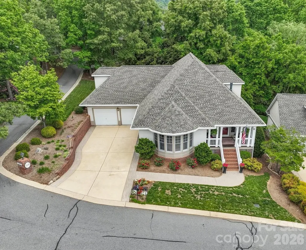 6 Creekside Way Asheville NC 28804