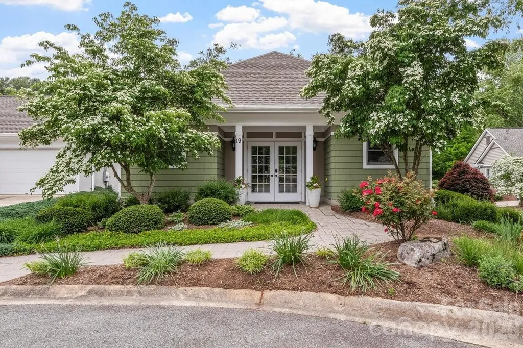 6 Creekside Way Asheville NC 28804